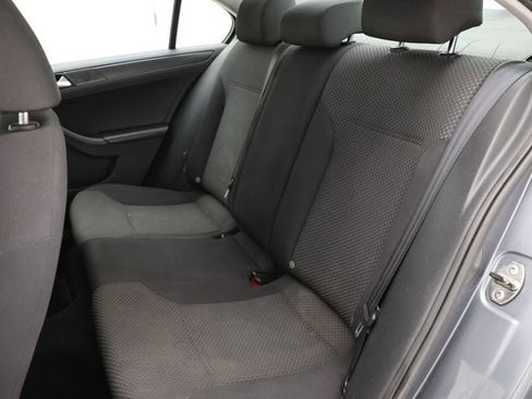 Used 2013 Volkswagen Jetta S image 11