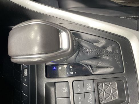 Used 2019 Toyota RAV4 XLE Premium w/ Advanced Technology Package AWD/4WD image 19
