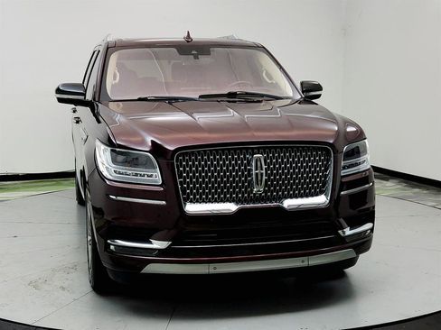 Used 2018 Lincoln Navigator Reserve w/ Technology Package image 2