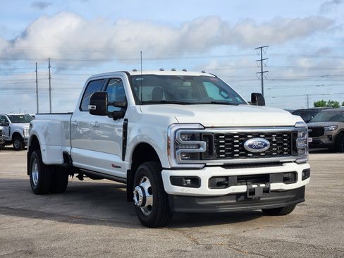 New 2026 Ford F350 Platinum AWD/4WD image 2