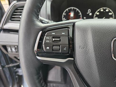 Used 2025 Honda Odyssey Elite image 20