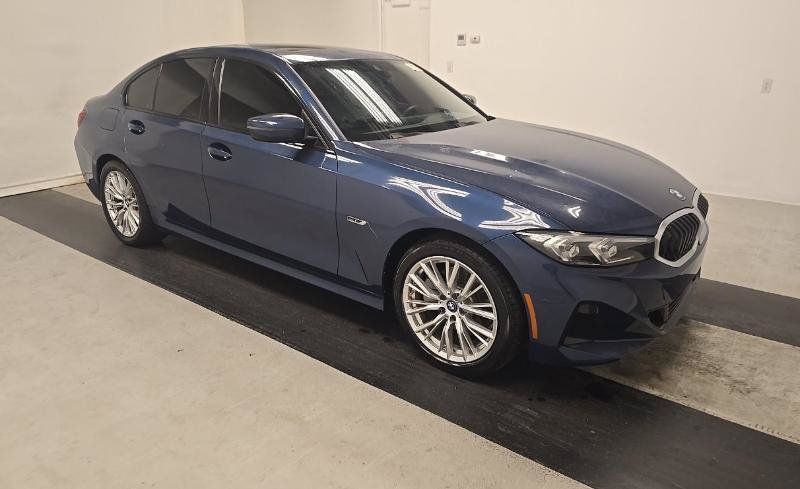 Used 2023 BMW 330e w/ Driving Assistance Package RWD image 3