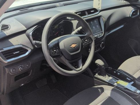 Used 2023 Chevrolet TrailBlazer LT w/ Convenience Package AWD/4WD image 12
