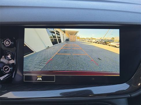 Certified 2022 Buick Envision Essence w/ Sport Touring Package image 20