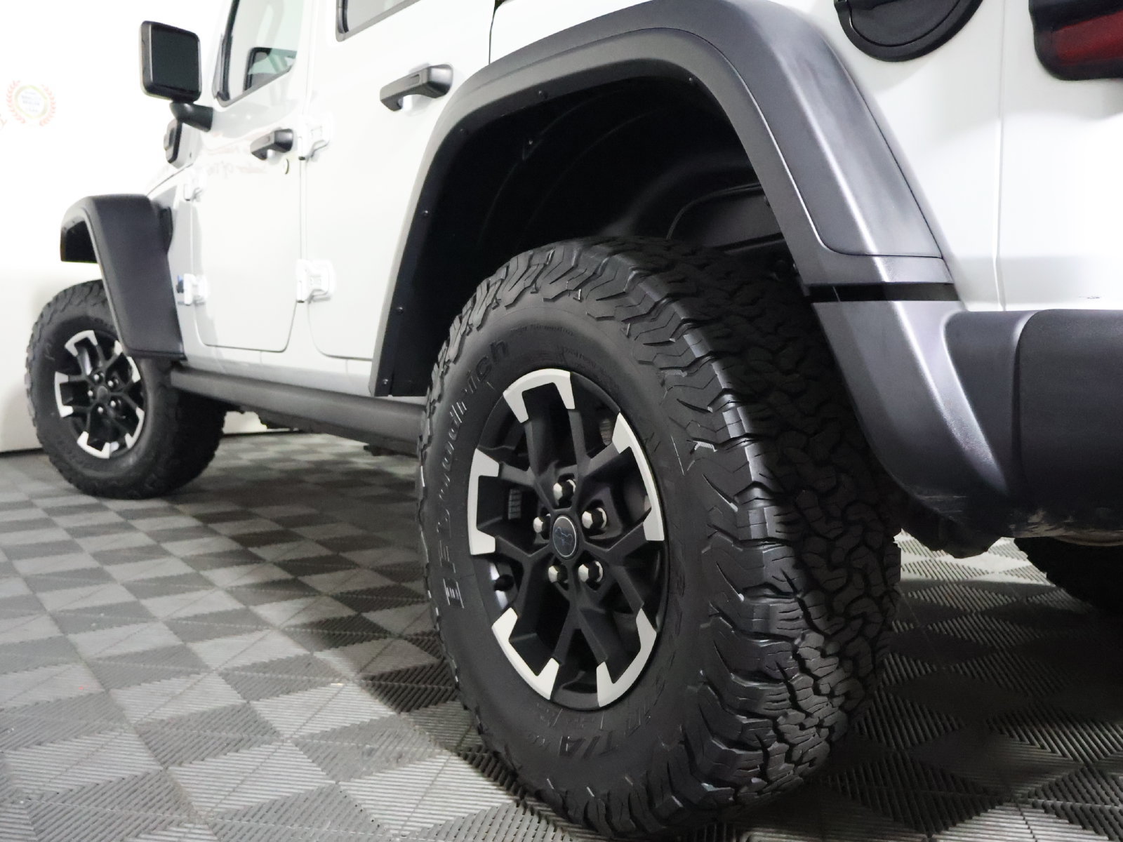 Used 2024 Jeep Wrangler Unlimited Rubicon 4xe w/ Capability Package AWD/4WD image 11