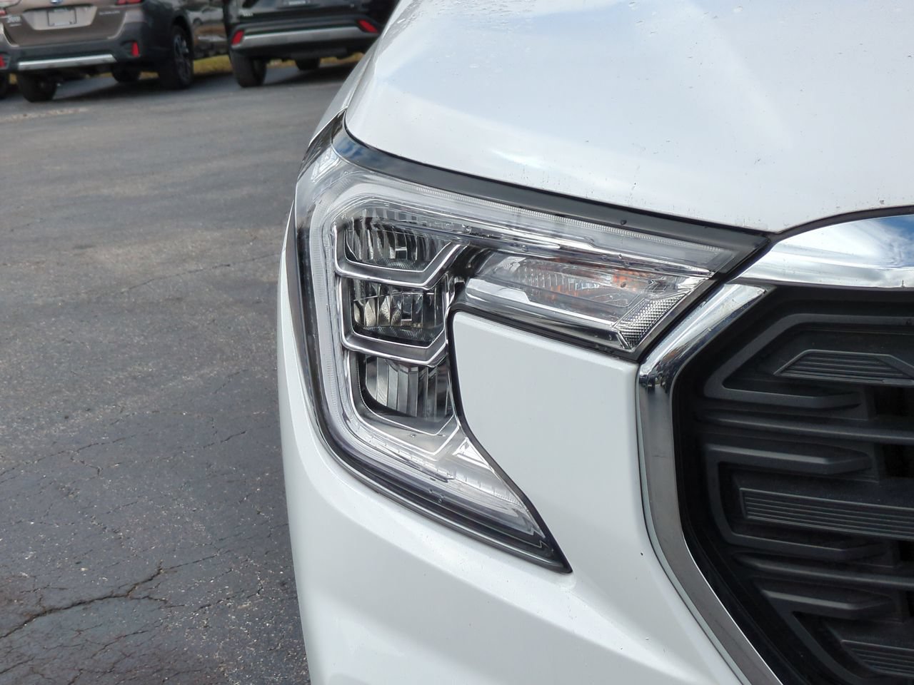 Used 2024 GMC Terrain SLE AWD/4WD image 10