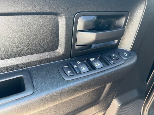 Used 2024 RAM 3500 Tradesman w/ Chrome Appearance Group AWD/4WD image 11