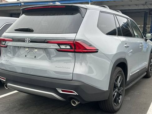 Used 2026 Toyota Grand Highlander AWD Hybrid image 5