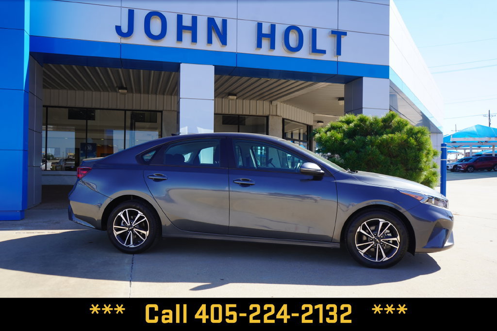 Used 2024 Kia Forte LXS w/ LXS Technology Package FWD image 8