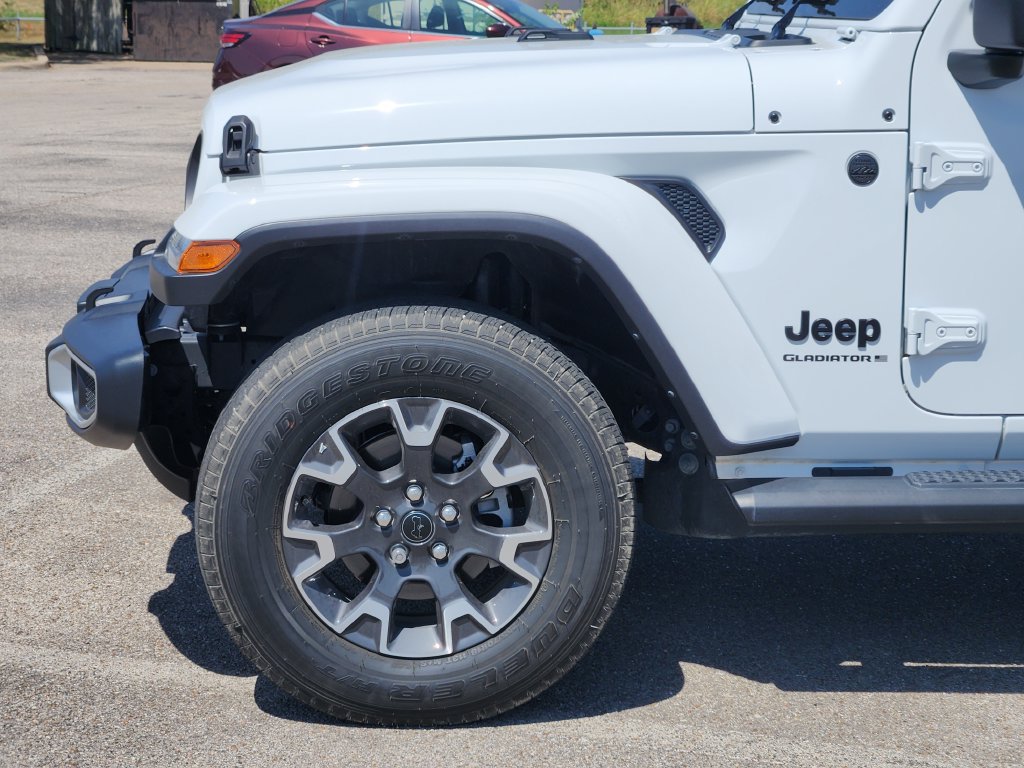 Used 2026 Jeep Gladiator Sport AWD/4WD image 6