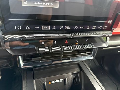 Used 2026 GMC Hummer EV 4x4 Crew Cab image 44