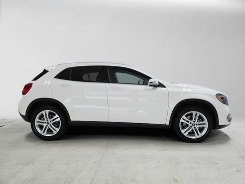 Used 2019 Mercedes-Benz GLA 250 4MATIC image 2