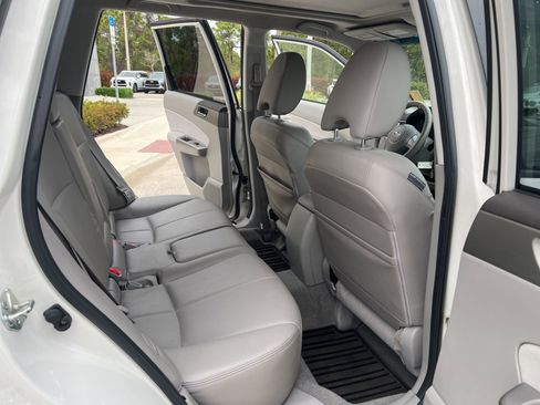 Used 2010 Subaru Forester 2.5X Limited image 13