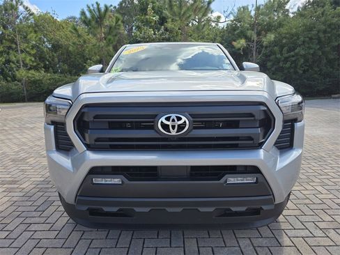 Certified 2025 Toyota Tacoma SR5 image 2