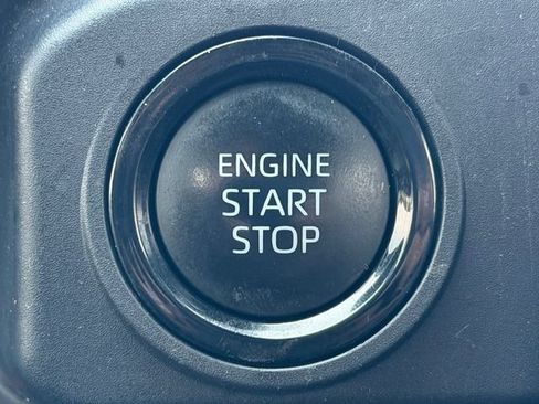 Used 2025 Toyota Tacoma SR5 AWD/4WD image 38