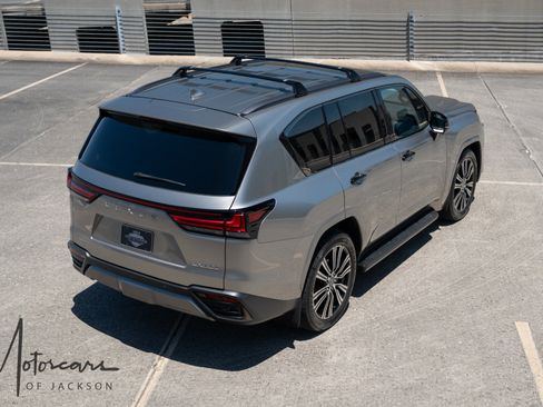 Used 2024 Lexus LX 600 4WD w/ Appearance Package image 21