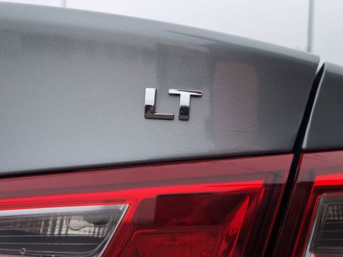 Used 2025 Chevrolet Malibu LT image 30