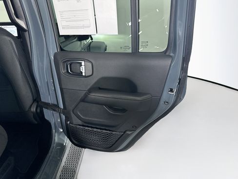 Used 2025 Jeep Wrangler Unlimited Sahara AWD/4WD image 28