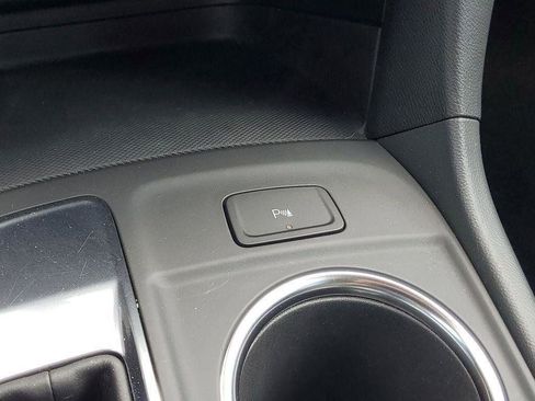 Used 2024 Chevrolet Equinox LT image 17