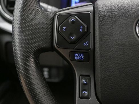 Used 2022 Toyota Tacoma TRD Off-Road w/ TRD Premium Off Road Package AWD/4WD image 36