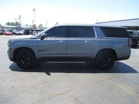 Used 2022 Chevrolet Suburban High Country AWD/4WD image 10