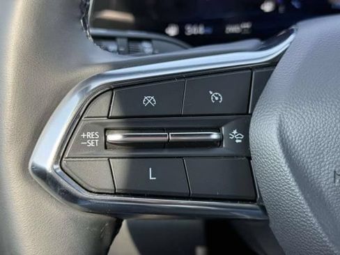 Used 2025 Chevrolet Equinox LT w/ Convenience Package II AWD/4WD image 22