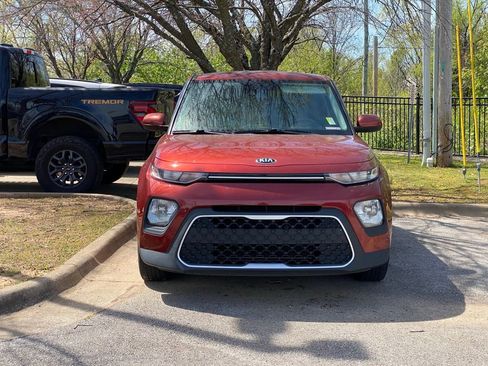 Used 2020 Kia Soul S image 2
