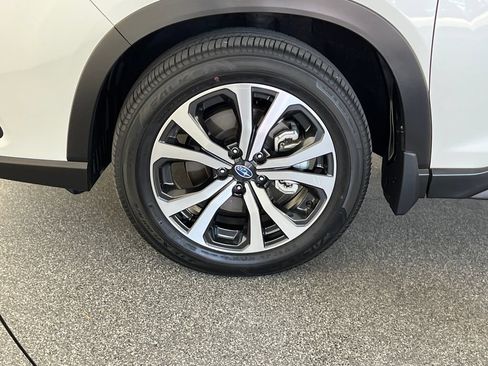 Used 2023 Subaru Forester Limited w/ Popular Package #3 AWD/4WD image 28