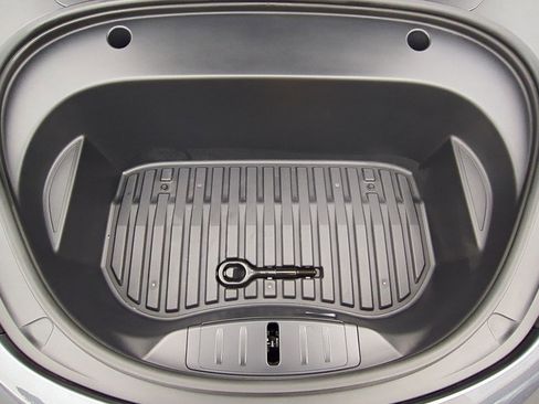 Used 2023 Tesla Model 3 Standard Range image 27