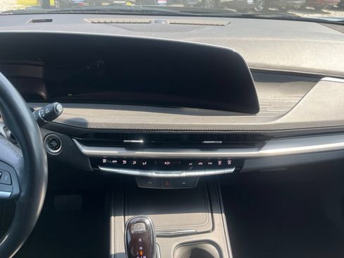Used 2024 Cadillac XT4 Premium Luxury FWD image 10