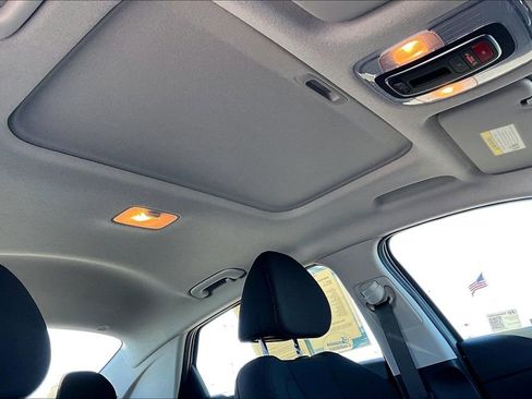 Used 2025 Hyundai Elantra SEL image 22