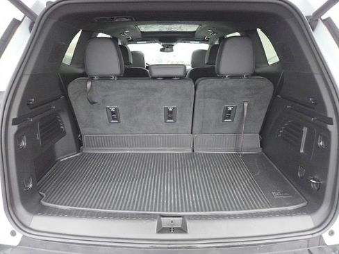 Used 2025 GMC Acadia AT4 w/ Luxury Package image 27