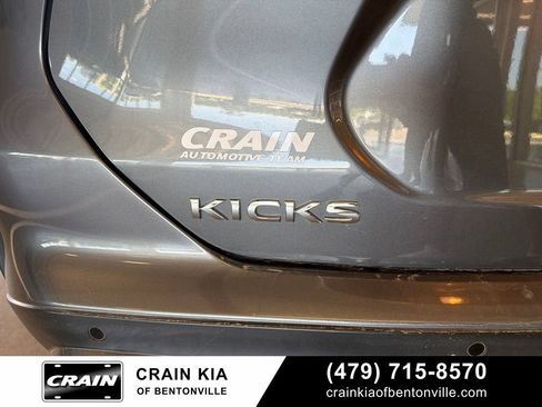 Used 2022 Nissan Kicks SR w/ Premium Package FWD image 9