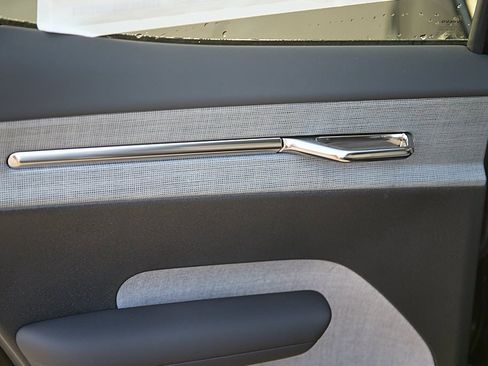 New 2025 Volvo EX30 Ultra w/ Protection Package Premier image 19