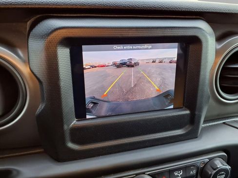 Used 2023 Jeep Gladiator Sport image 6