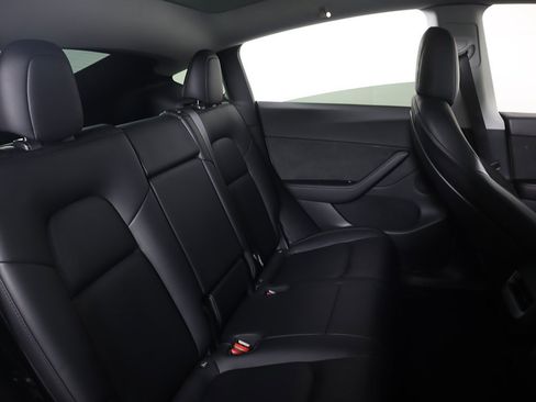 Used 2021 Tesla Model Y Long Range image 35