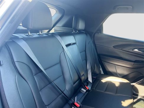 Used 2025 Chevrolet TrailBlazer RS w/ Driver Confidence Package image 26