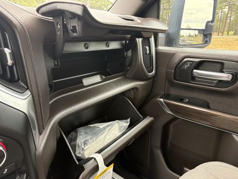 Used 2020 Chevrolet Silverado 2500 LT w/ All Star Edition AWD/4WD image 4