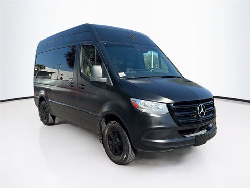 Used 2019 Mercedes-Benz Sprinter 1500 w/ Premium Plus Package image 4