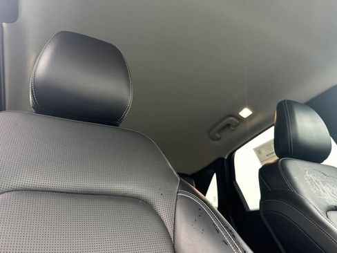 Certified 2025 Ford Escape Platinum image 17