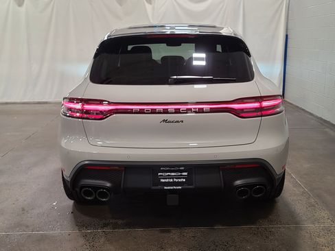 New 2026 Porsche Macan image 4