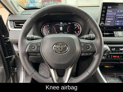 Used 2022 Toyota RAV4 Limited AWD/4WD image 23