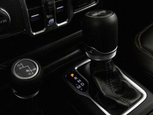 Used 2024 Jeep Wrangler Sahara w/ Technology Group image 28