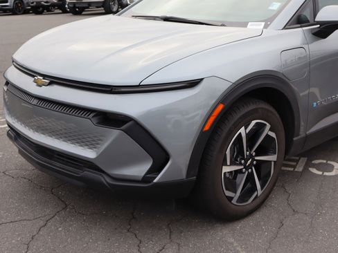 Used 2025 Chevrolet Equinox EV LT image 6