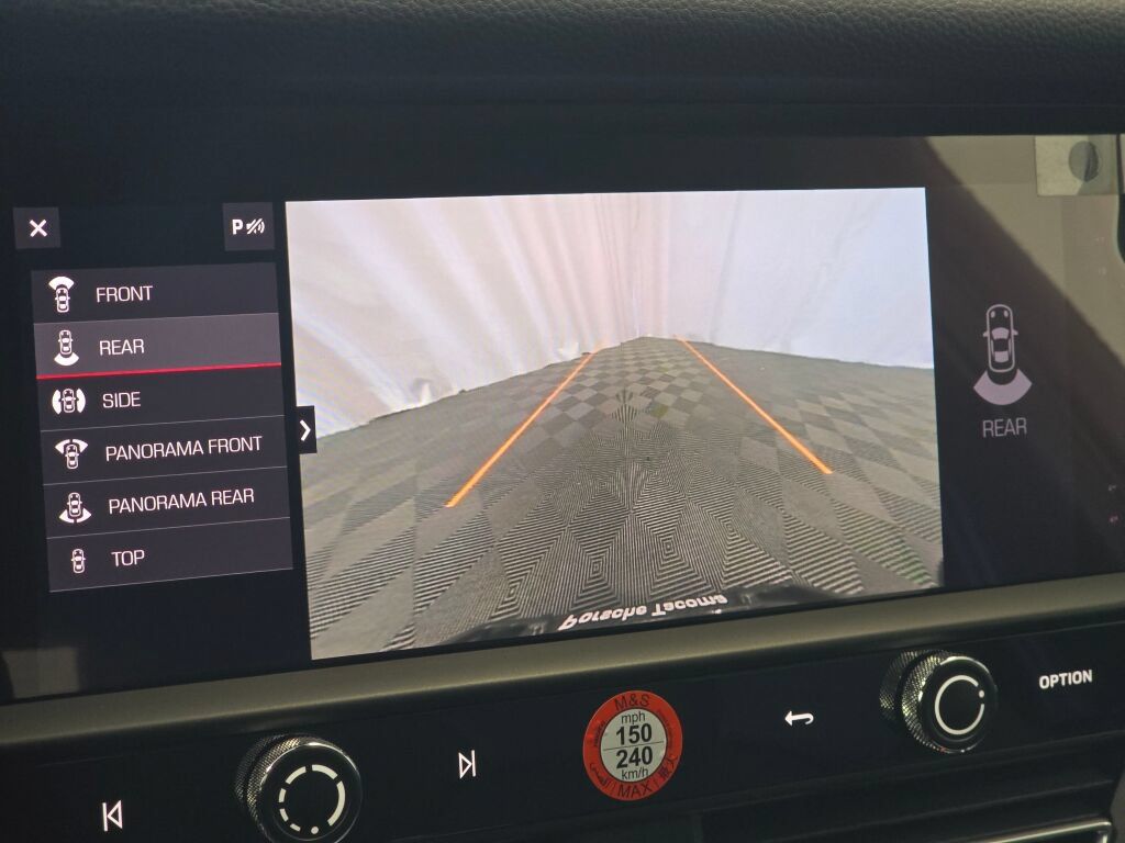 Certified 2025 Porsche Macan AWD/4WD image 42