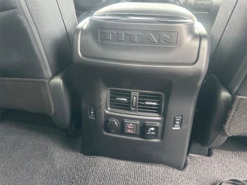 Used 2021 Nissan Titan PRO-4X w/ Pro-4x Convenience Package AWD/4WD image 19