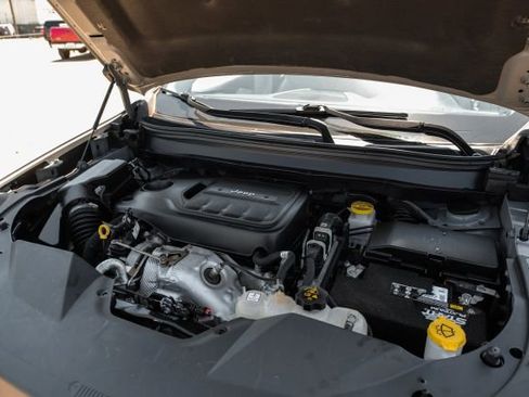 Used 2021 Jeep Cherokee Latitude Lux w/ Sun & Sound Group image 47