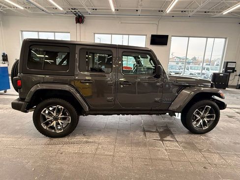 Used 2024 Jeep Wrangler Unlimited w/ Convenience Group image 7