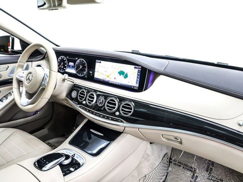 Used 2020 Mercedes-Benz S 560 Sedan image 17