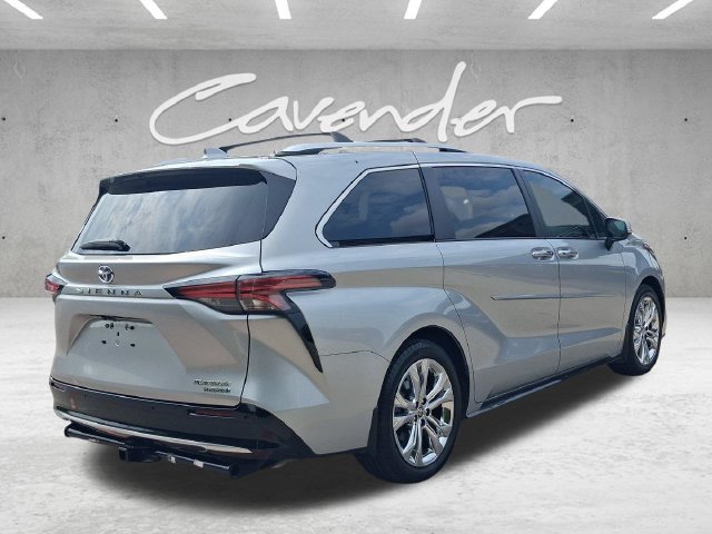 Used 2024 Toyota Sienna Platinum FWD image 20